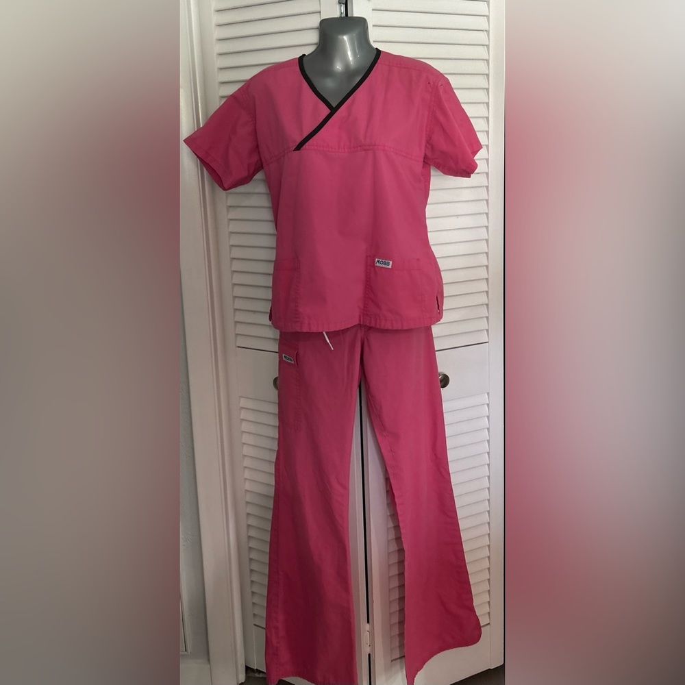 Mobb medical scrub top and bottom set XS and XS Tall pink with black trim